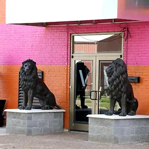 https://vu-guesthouse.hotels-louisville.com